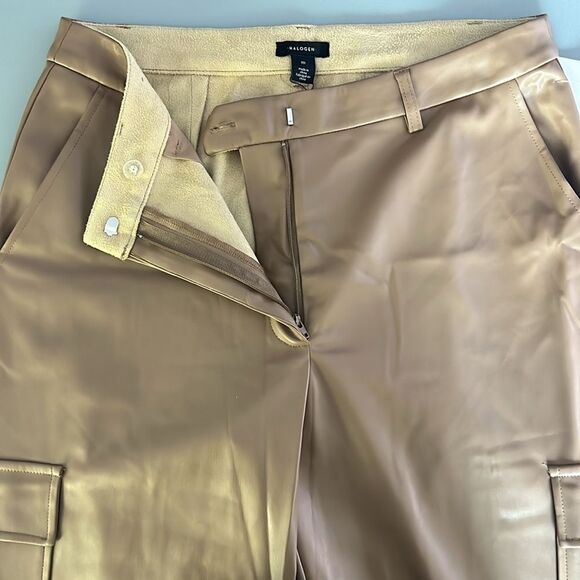 018 New Halogen® Wide Leg Faux Leather Cargo Pants
Size M - Picture 9 of 12